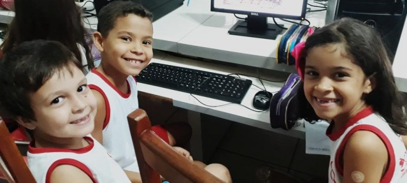 1º Ano Ensino Fundamental I - Aula no Laboratório de Informática sobre o Folclore Brasileiro